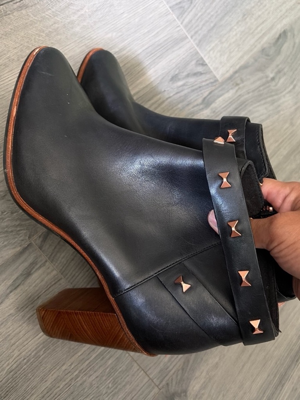 Ted Baker Dotta Black Leather Rose Gold Bow Stud Ankle Boots EU 40